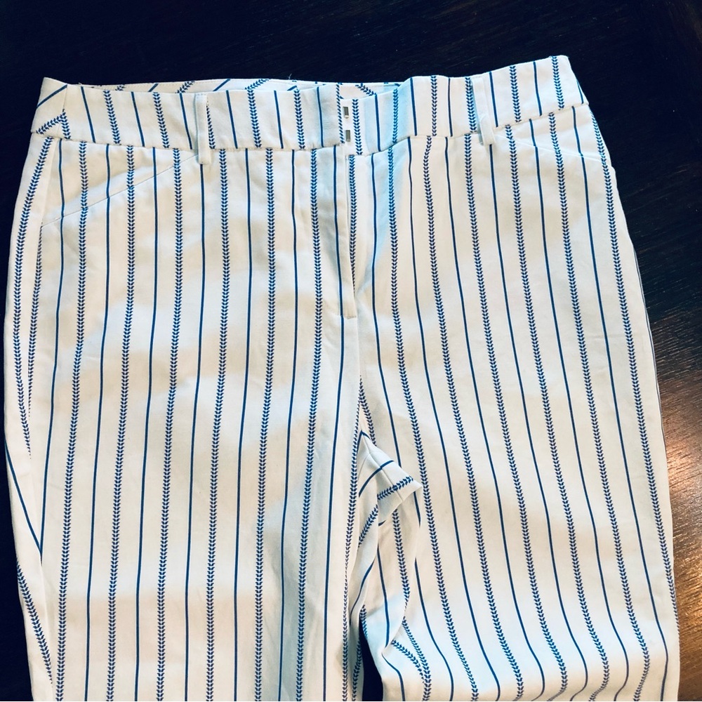 Chico's So Slimming Crop Pants size 8 Striped cuff - Picture 3 of 16